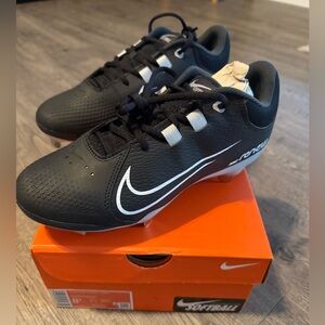 Nike Women's Hyperdiamond 4 Pro Softball Cleats 8.5 New